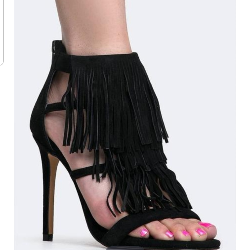 Steve Madden Fringly Sandals